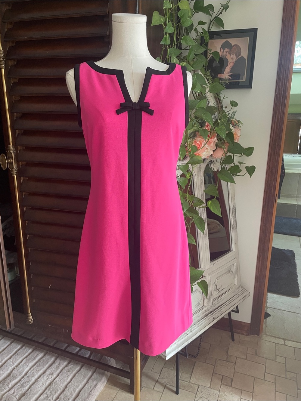 Say Hot Pink and Black Sheath Dress Size 36 or 4  Legally Blonde Style Jackie O